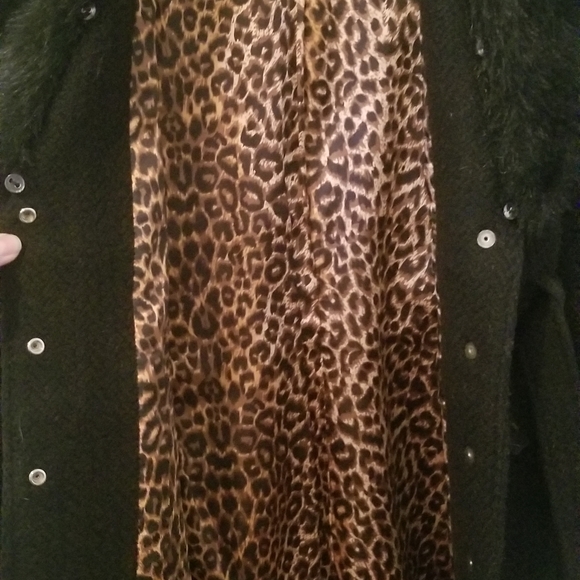 3/4 length black Guess coat - Picture 3 of 3